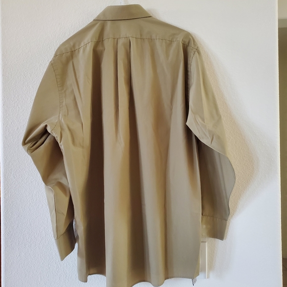 VAN HEUSEN - MEN'S LARGE - 16 1/2  (32/33)  WRINKLE FREE SHIRT - Picture 3 of 10